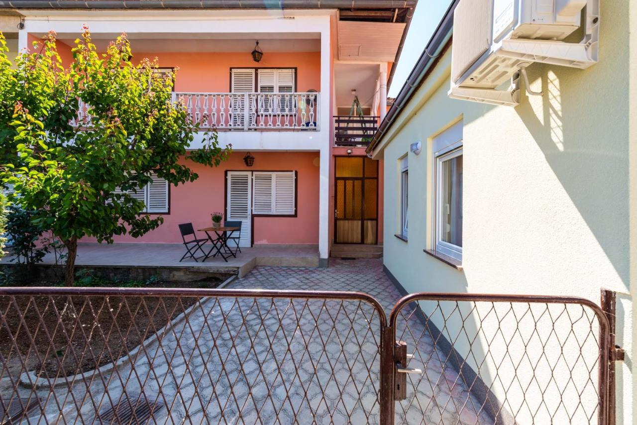 Studio Apartment Gina Zadar Bagian luar foto